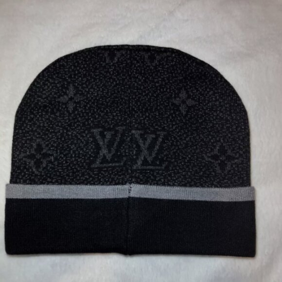 Louis Vuitton Beanie Damier Petite Black LV Monogram Logo - Picture 1 of 4